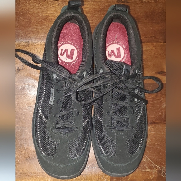 Merrell Shoes - Merrell Black and Red Women's Size 7.5 Sneakers.